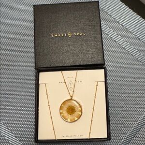 Gold Floral Pendant Necklace (NEW NEVER WORN)